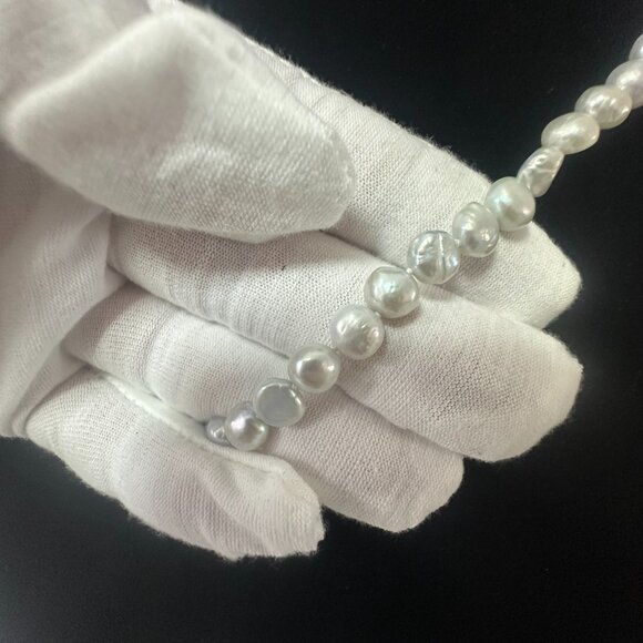Imitation Pearl Necklace - Picture 4 of 5